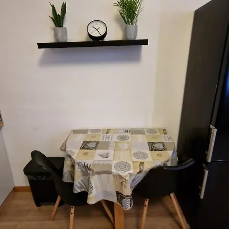 T2 Climatise Avec Balcon Proche Centre-ville נרבון